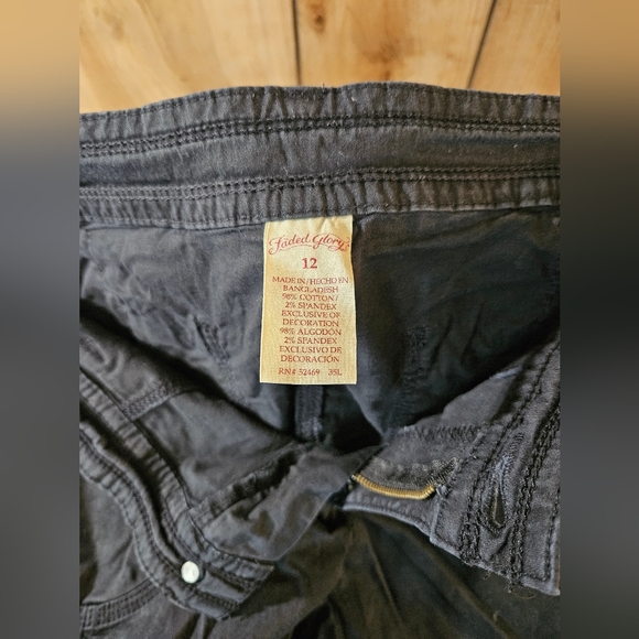 3/4 Length Carco Shorts - Picture 9 of 10